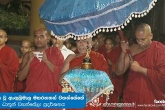 Relics_Puja_of_Arahant_Angulimala_(36)
